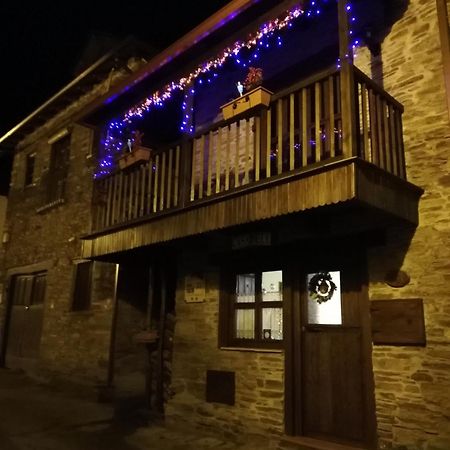 منزل الضيف Manzanedo de Valdueza  في Casa Bell المظهر الخارجي الصورة