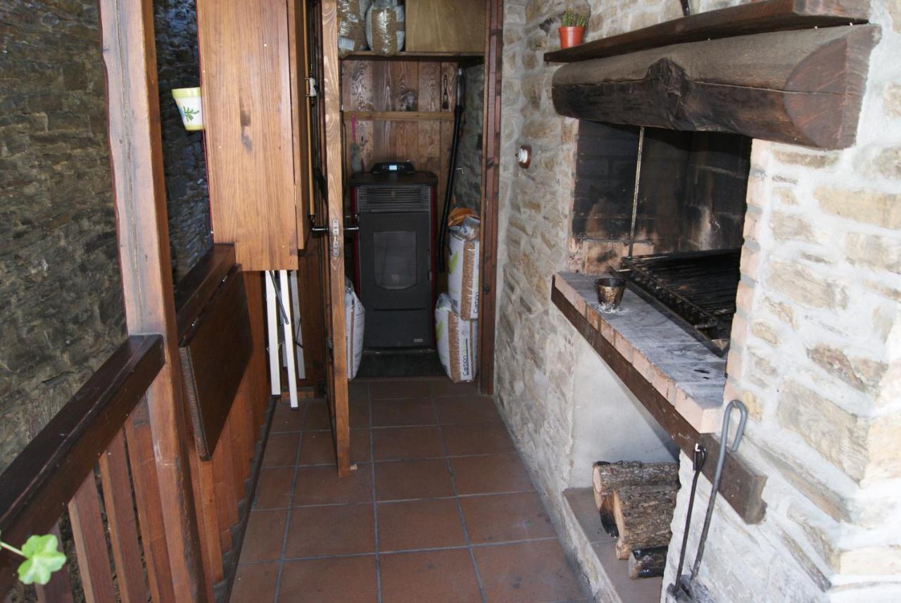 منزل الضيف Manzanedo de Valdueza  في Casa Bell المظهر الخارجي الصورة
