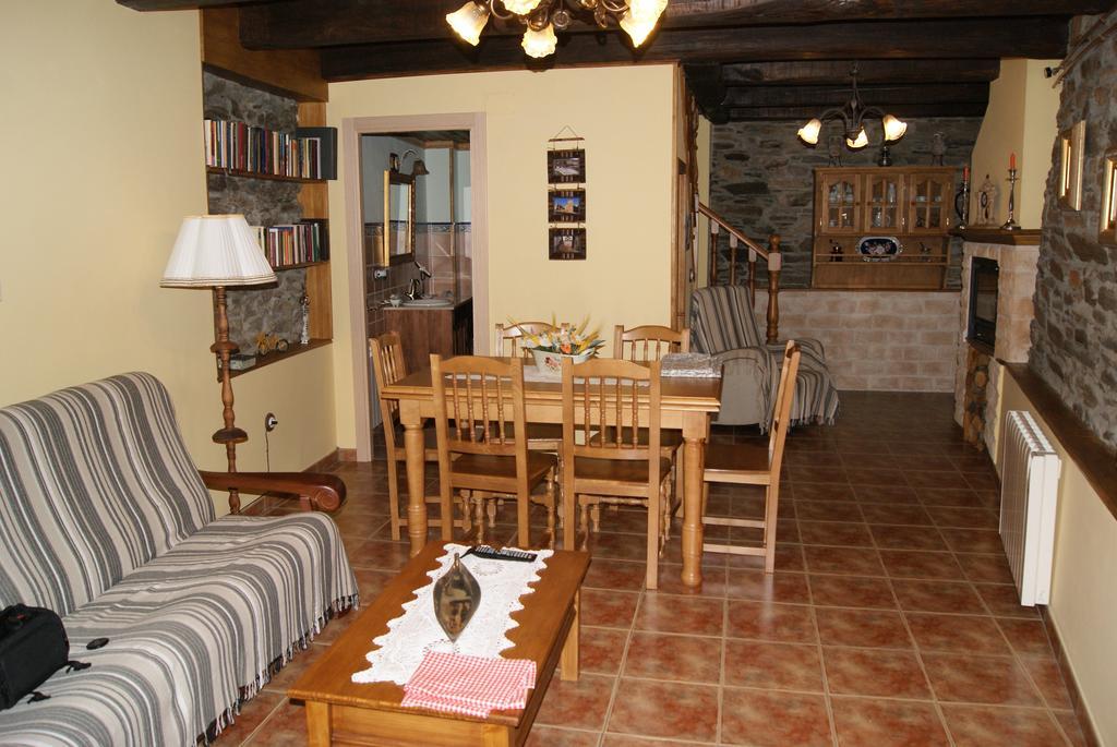 منزل الضيف Manzanedo de Valdueza  في Casa Bell المظهر الخارجي الصورة